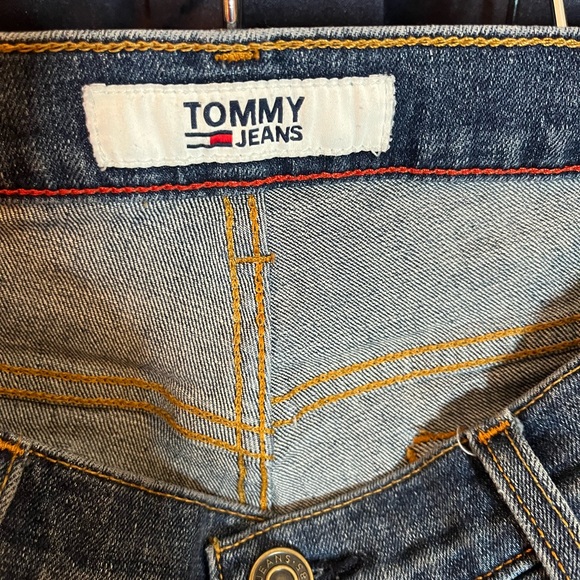 Tommy Hilfiger denim jeans, blue in color, lightly worn and like new! - Picture 3 of 4